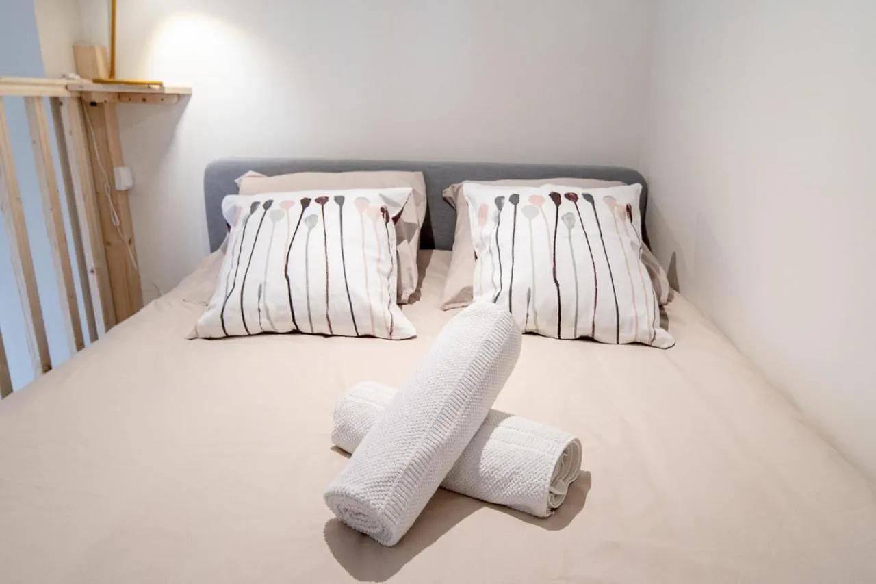 La Maison Gratte Ciel-Appartement Londres-Jardin Villeurbanne 0*,  France